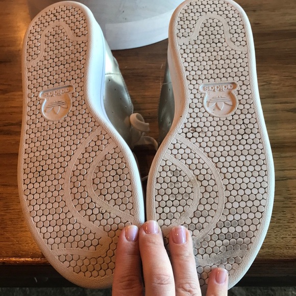 Metallic Stan Smith sneakers. Size 9.5 - Picture 4 of 4